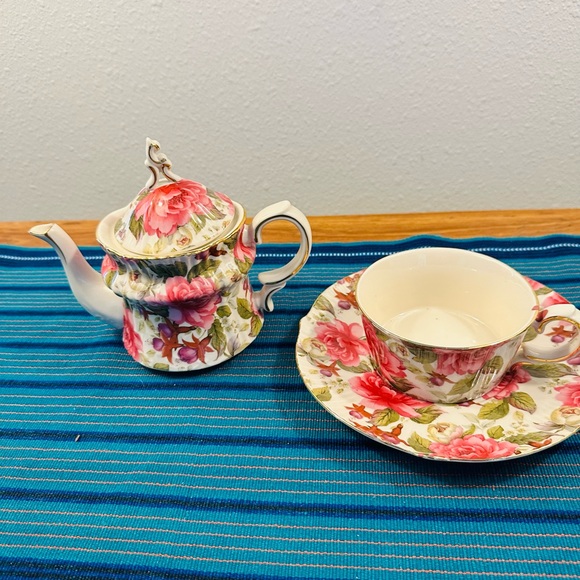 Victoria Trading Rose Floral Chintz Teapot Tea Pot  With Cup & Saucer Gold Trim - Picture 1 of 9